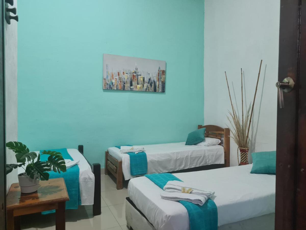 Hotel Alcazar Real Утика Экстерьер фото