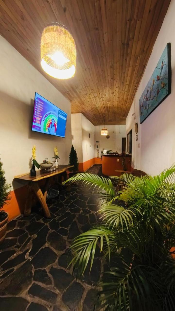 Hotel Alcazar Real Утика Экстерьер фото