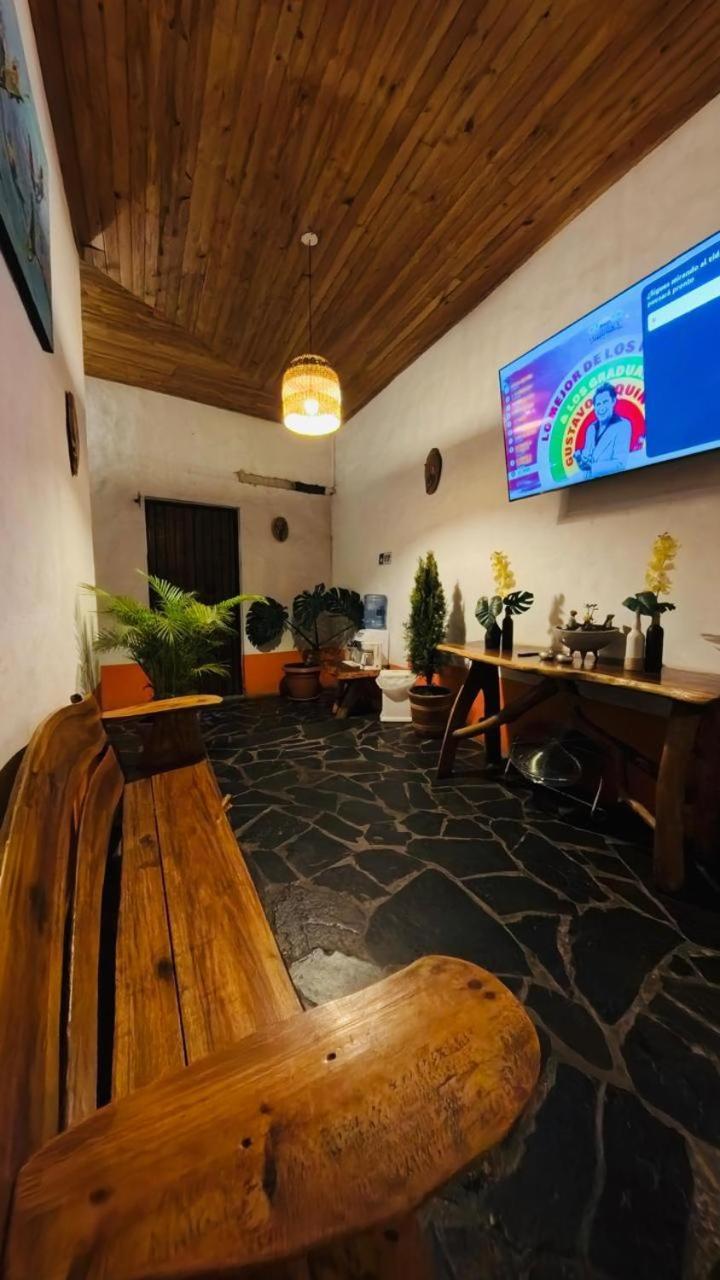 Hotel Alcazar Real Утика Экстерьер фото