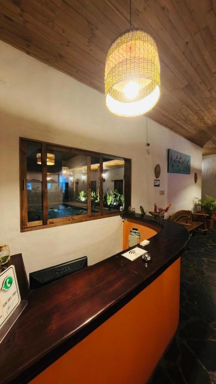Hotel Alcazar Real Утика Экстерьер фото